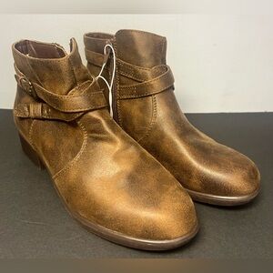 Yuu- Brown Becca Boots- Brown, Size:7-1/2W, New‎